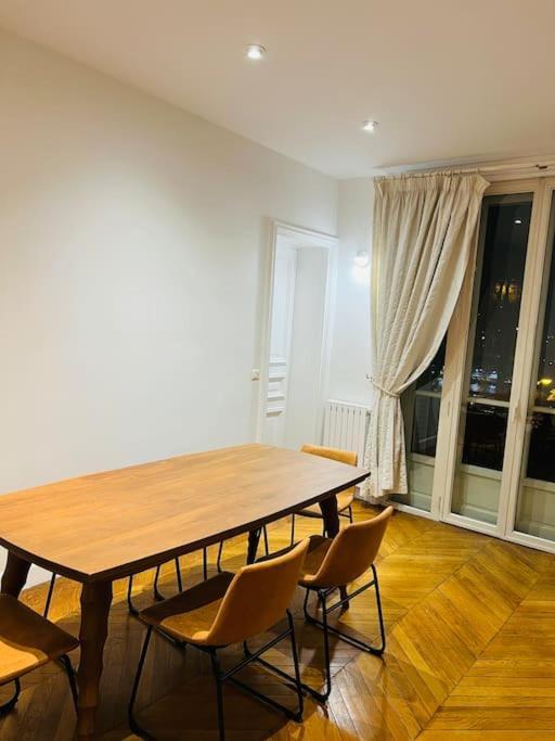 Au Pied De La Tour Eiffel Apartment Paris Luaran gambar
